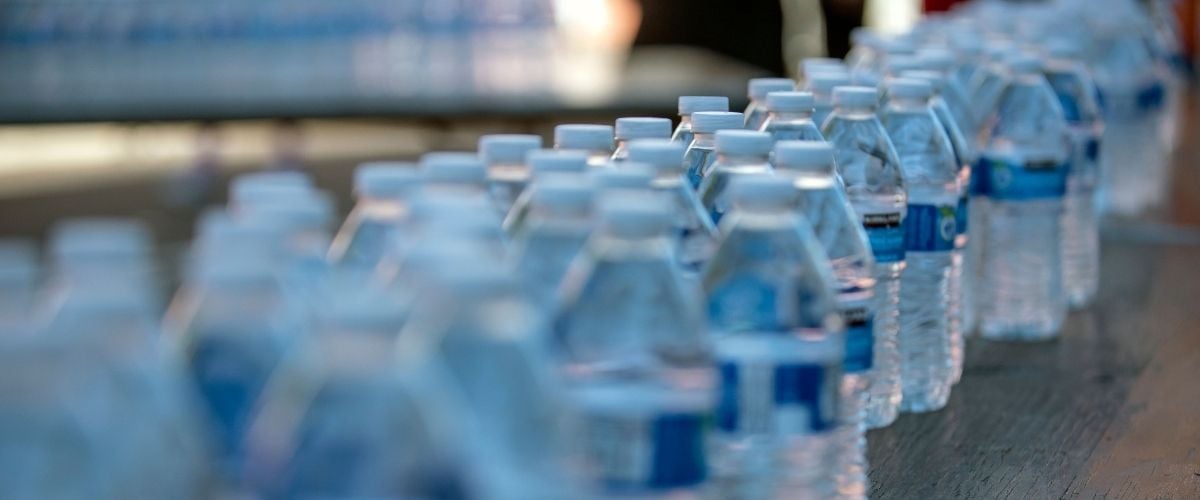 Lightening the weight of PET bottles: great focus on the neck